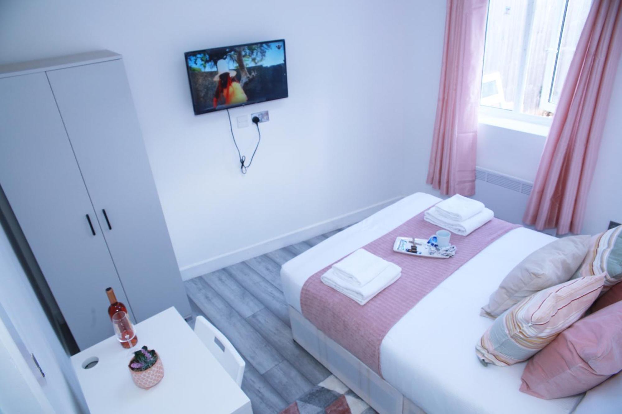 Apartmán Harrow Luxury Flat With Free Parking. Londýn Exteriér fotografie